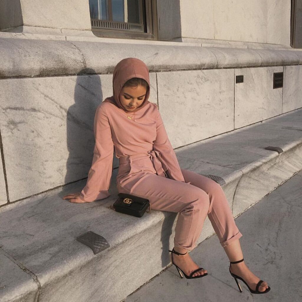 pink hijab