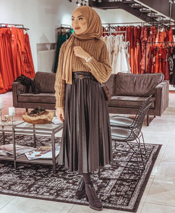 All The Ways To Wear Sweaters With Skirts - Hijab Fashion Inspiration