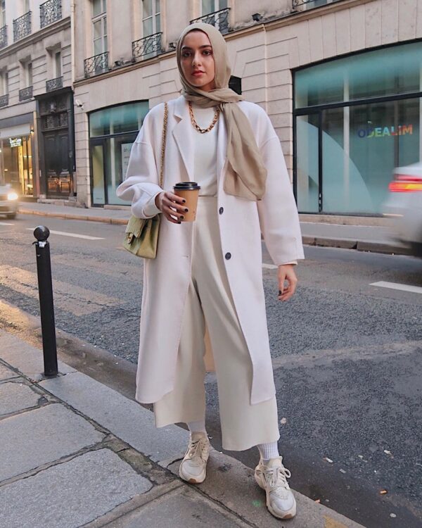 Hijab Colors To Adopt With An All White Outfit - Hijab Fashion Inspiration