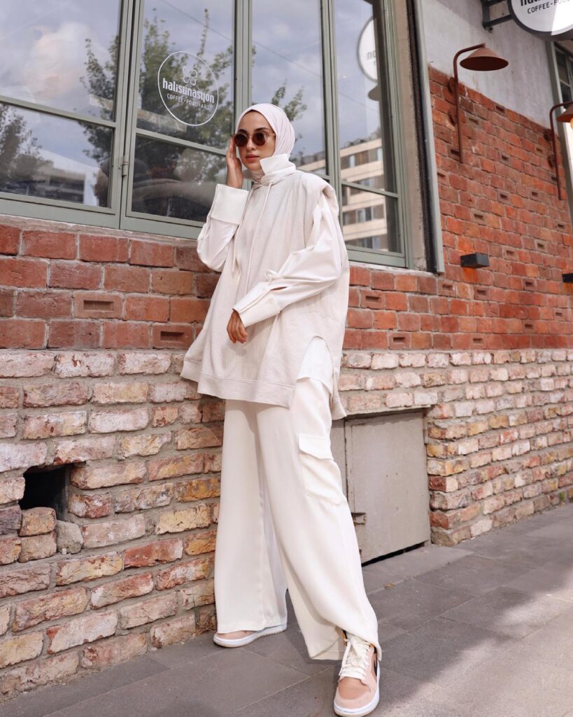 Blogger Of The Week: Sena aka @senaseveer - Hijab Fashion Inspiration