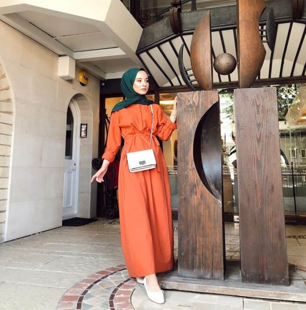 Dusty Orange: Trendy Outfit Ideas Lookbook - Hijab Fashion Inspiration